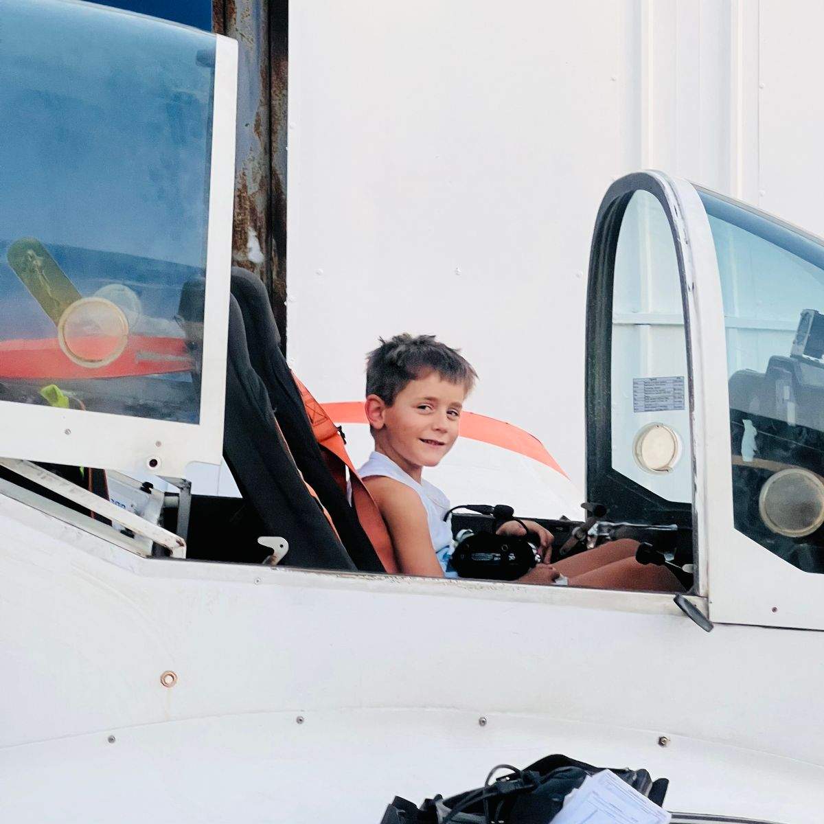 Young Explorer Discovers Cockpit Adventure | YESODI