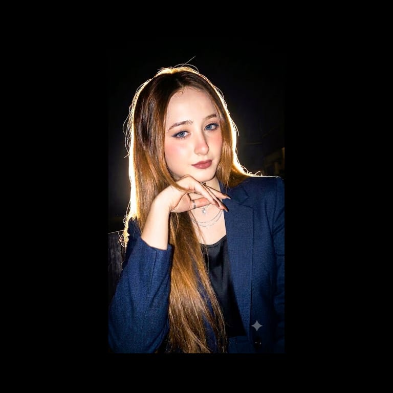 Professional Portrait Reflection | Business | Nayab Imran | YESODI